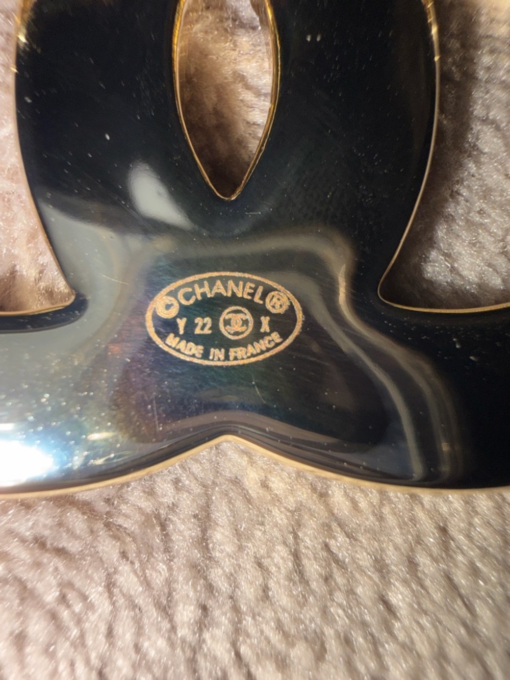 Chanel White  Brooch with Gold Trim - Picture 4 of 7